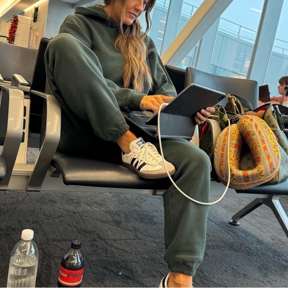 skims cotton fleece pullover hoodie & joggers in spruce - Picture 3 of 7